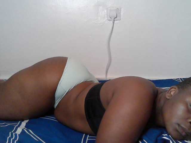 Queen-venny live cam on BongaCams