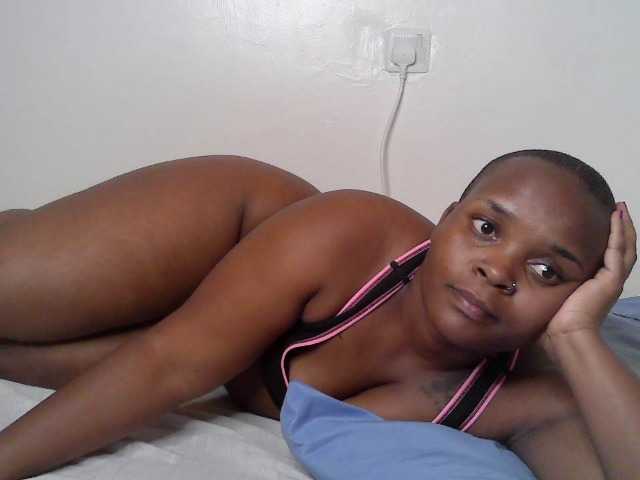 Queen-venny live webcam show
