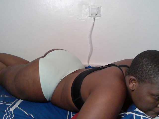 Queen-venny live cam on BongaCams