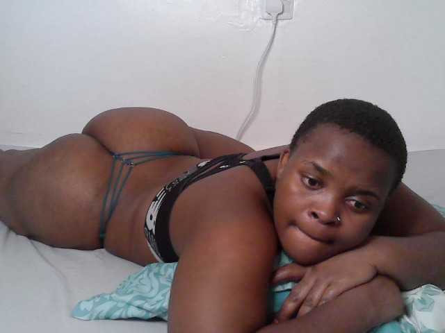 Queen-venny live webcam show