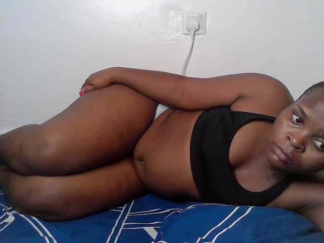 Queen-venny live cam on BongaCams
