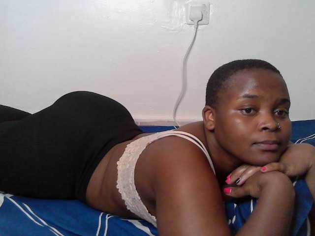 Queen-venny live cam on BongaCams