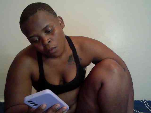 Queen-venny webcam
