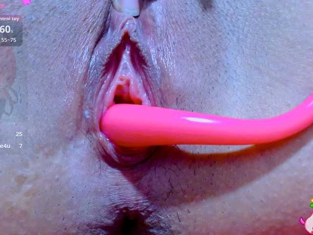 carolinasquirt18 live cam on BongaCams