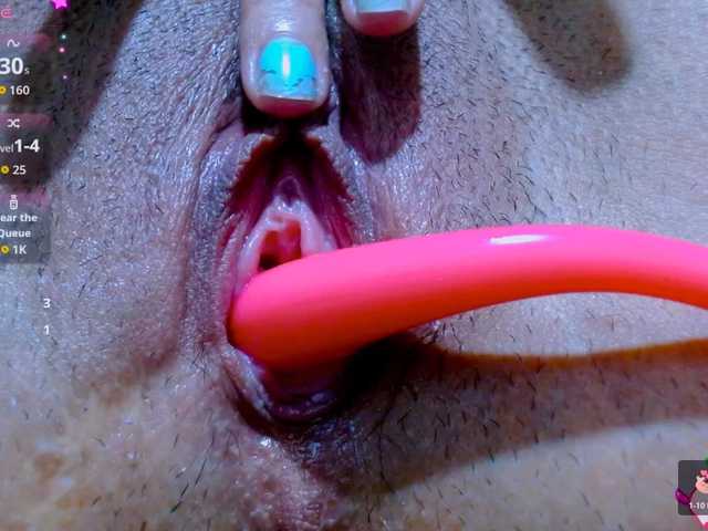 carolinasquirt18 live cam on BongaCams