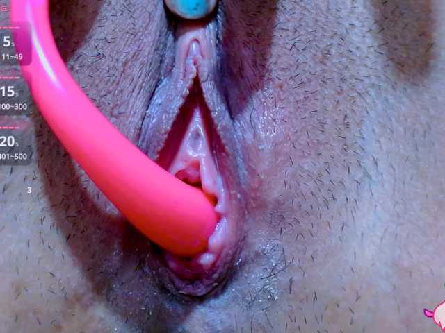 carolinasquirt18 live cam on BongaCams
