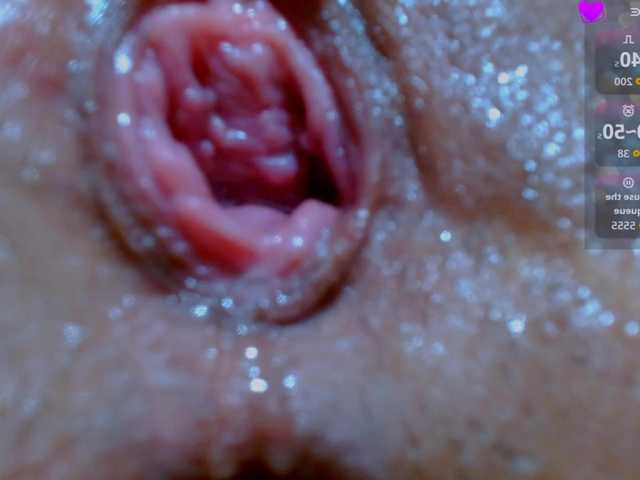 carolinasquirt18 live cam on BongaCams