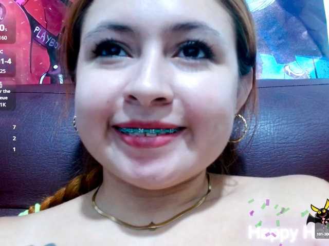 carolinasquirt18 live cam on BongaCams