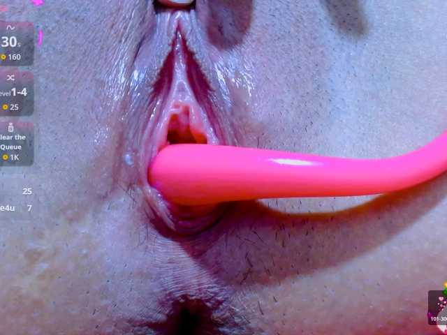 carolinasquirt18 live cam on BongaCams