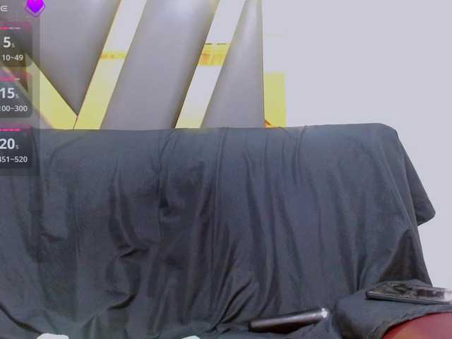 carolinasquirt18 live cam on BongaCams