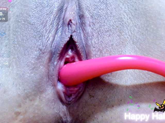 carolinasquirt18 live cam on BongaCams