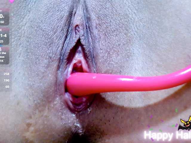 carolinasquirt18, en directo ahora en BongaCams