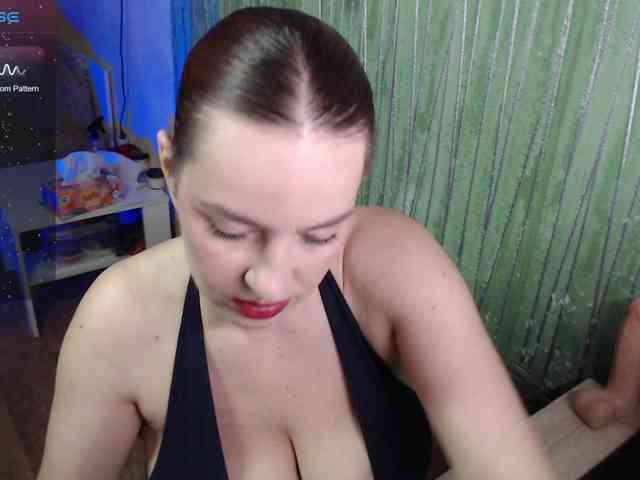 missEllaElla webcam
