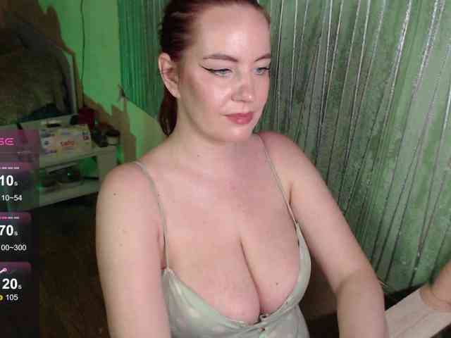missEllaElla webcam