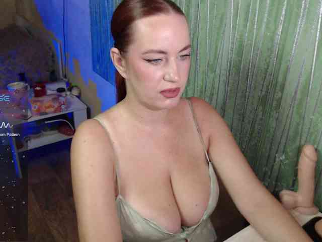 missEllaElla webcam