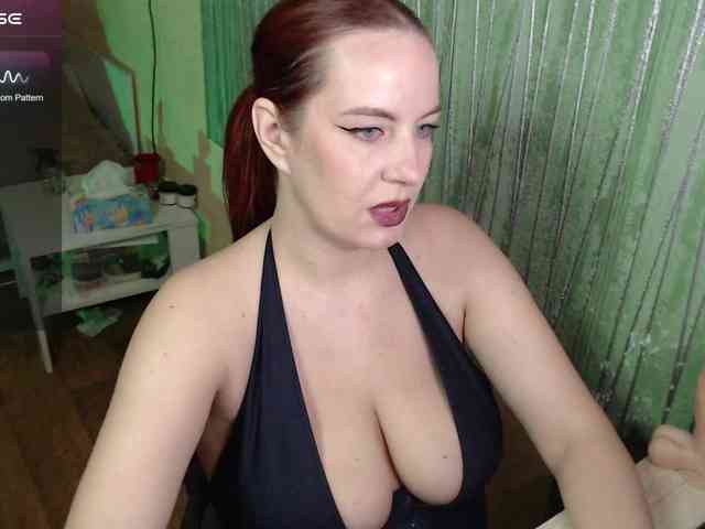 missEllaElla webcam