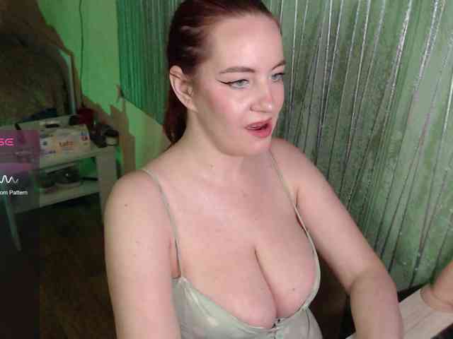 missEllaElla webcam