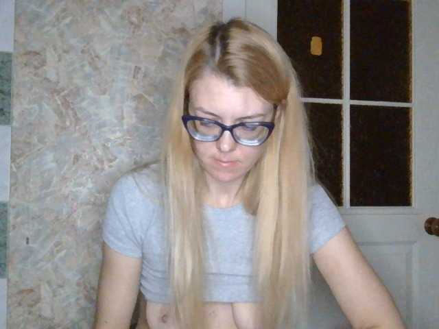 Kitty-Love27 live cam on BongaCams