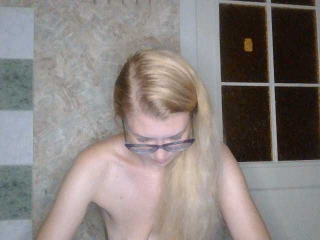 Kitty-Love27 live cam on BongaCams