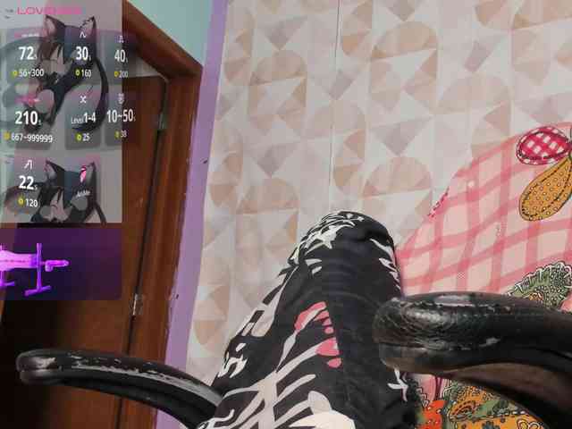 madelinefoxxx30 webcam