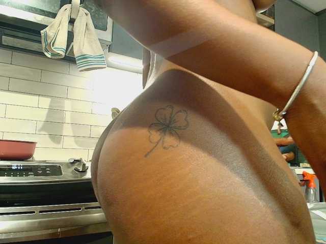 Naomiruty live cam on BongaCams
