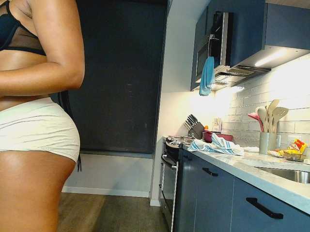 Naomiruty's BongaCams show and profile