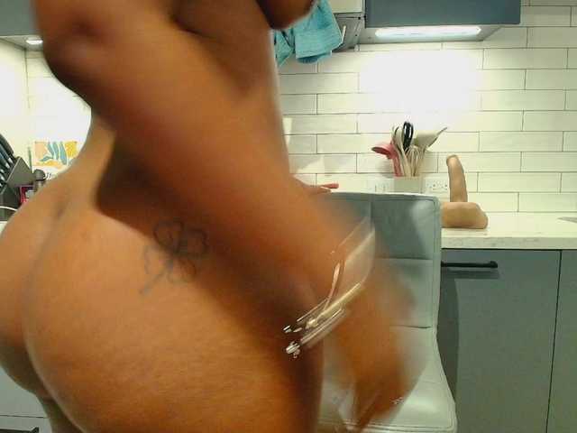 Naomiruty live cam on BongaCams