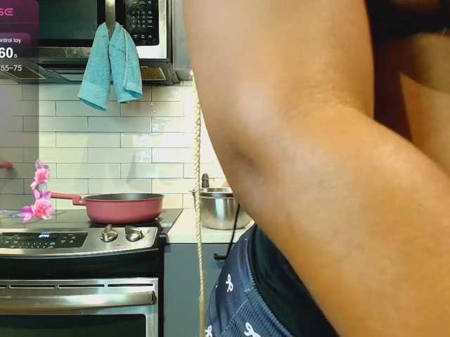 Naomiruty, live now on BongaCams