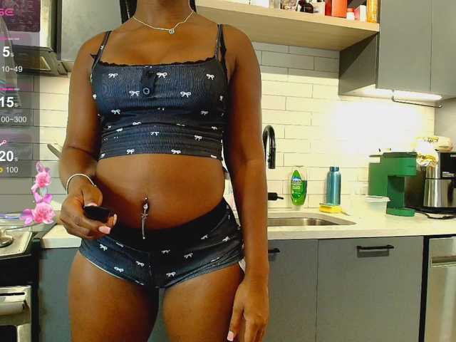 Naomiruty live cam on BongaCams