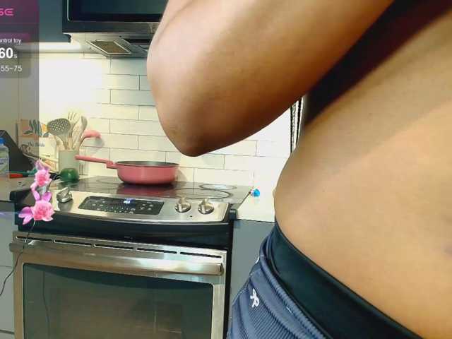 Naomiruty, live now on BongaCams
