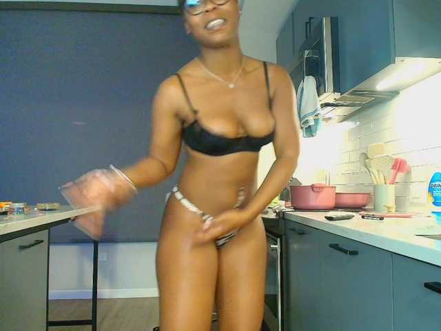 Naomiruty Live Cam and Statistics on UnifiedCams