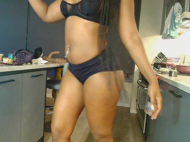 Naomiruty's BongaCams show and profile