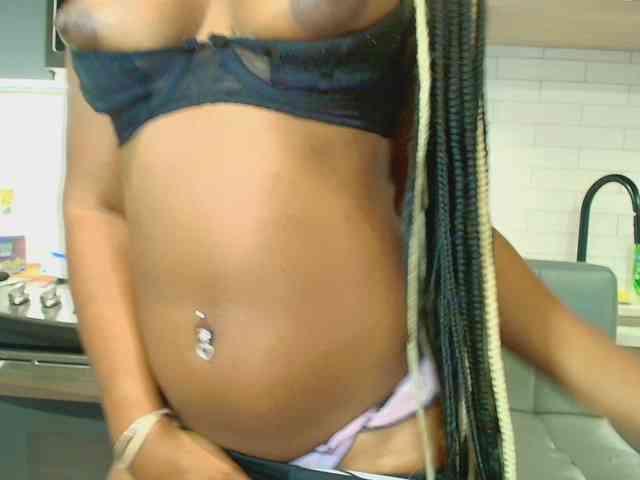 Model: Naomiruty