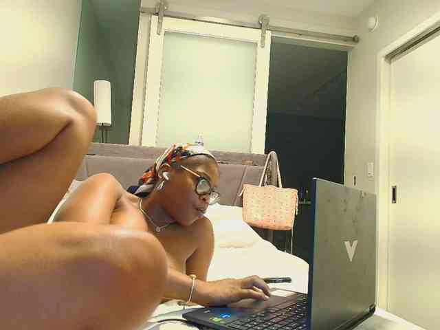 Naomiruty webcam