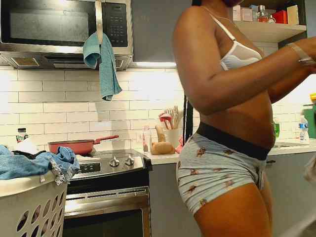 Modelo: Naomiruty