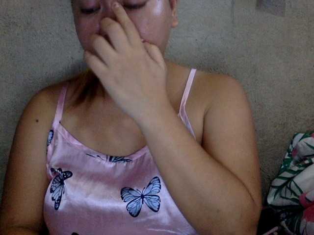 Pinnky69 live cam on BongaCams