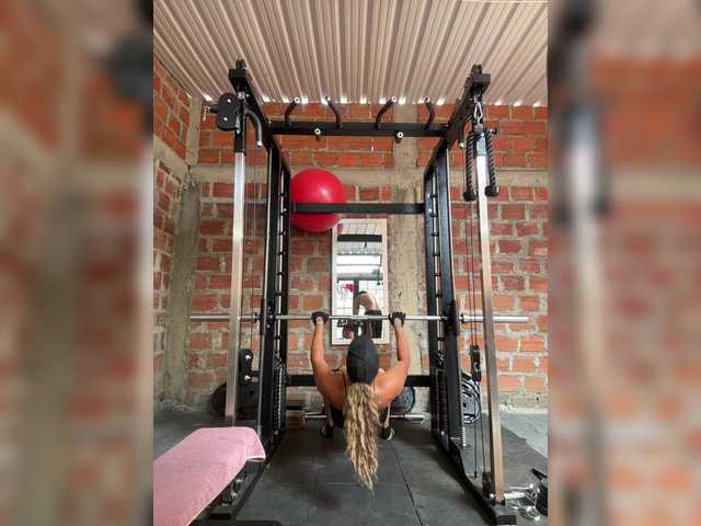Alannafit live cam on BongaCams