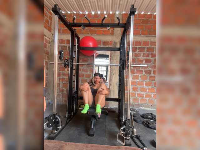 Alannafit live cam on BongaCams