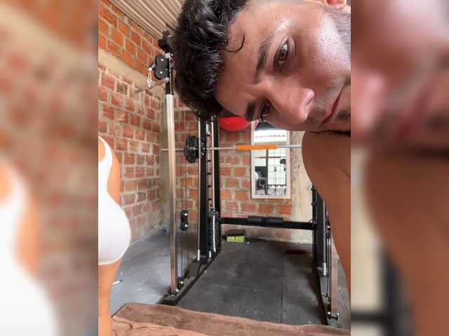 Alannafit live cam on BongaCams