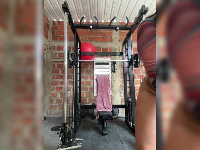 Alannafit live cam on BongaCams