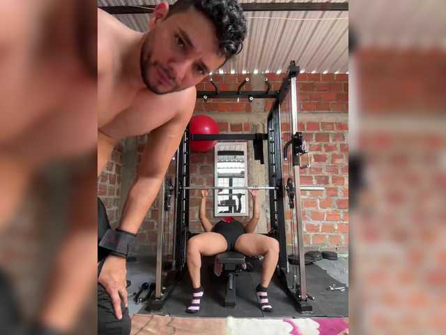 Alannafit live cam on BongaCams