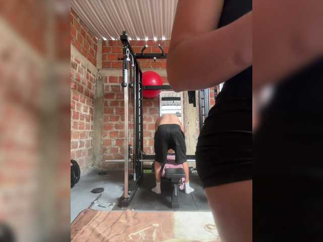 Alannafit live cam on BongaCams