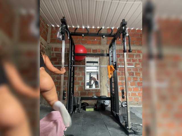 Alannafit live cam on BongaCams
