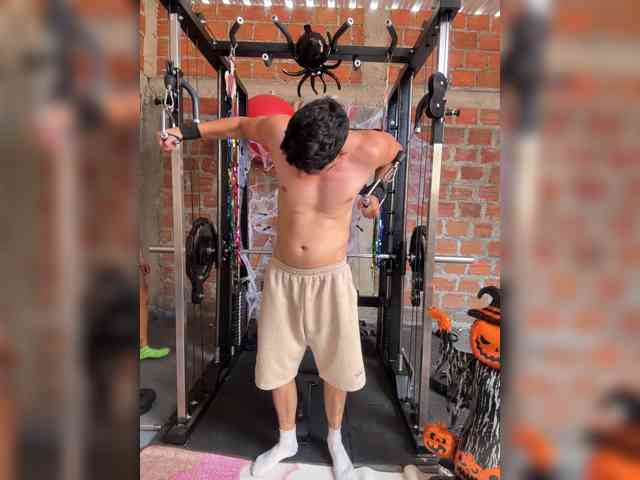 alannafit's live room