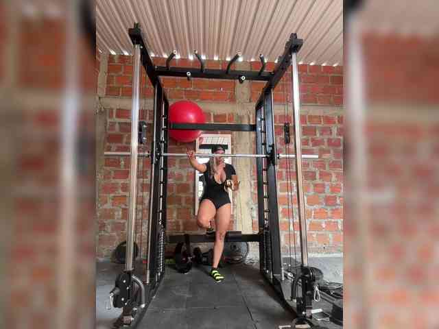 Model: Alannafit