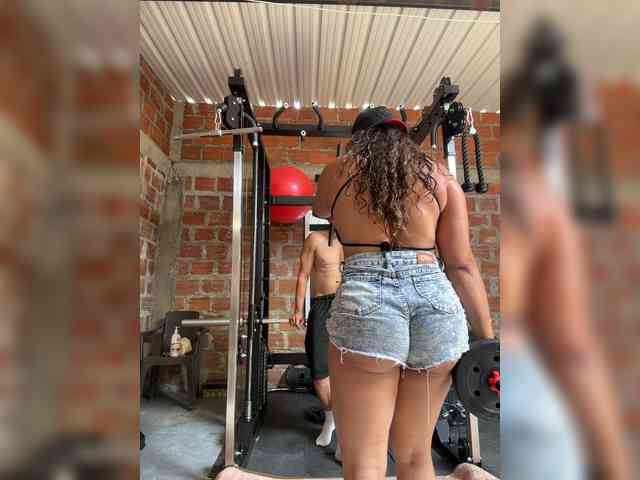 Alannafit Live Webcam on BongaCams