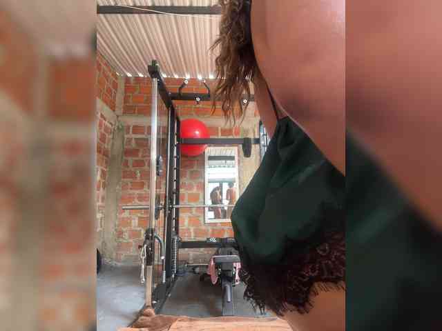 alannafit's live room