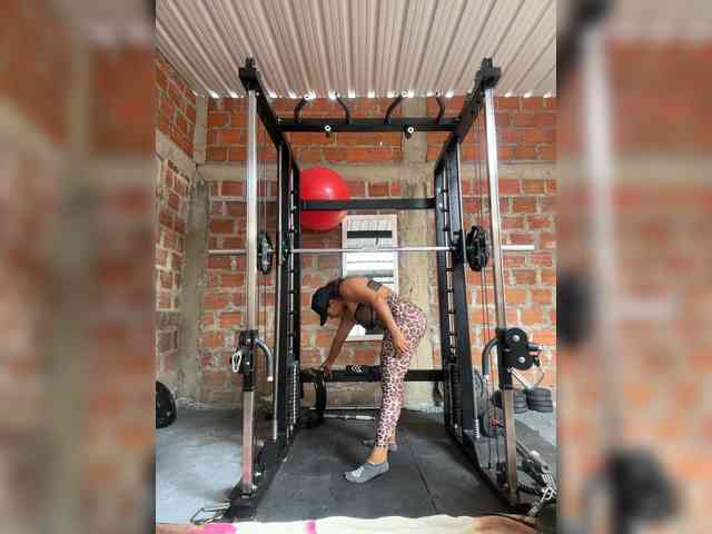 alannafit's live room