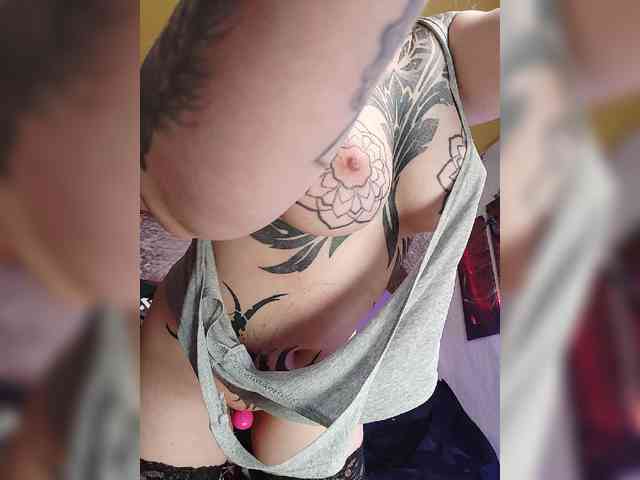 Mẫu này đang trực tiếp. -Yourgirl