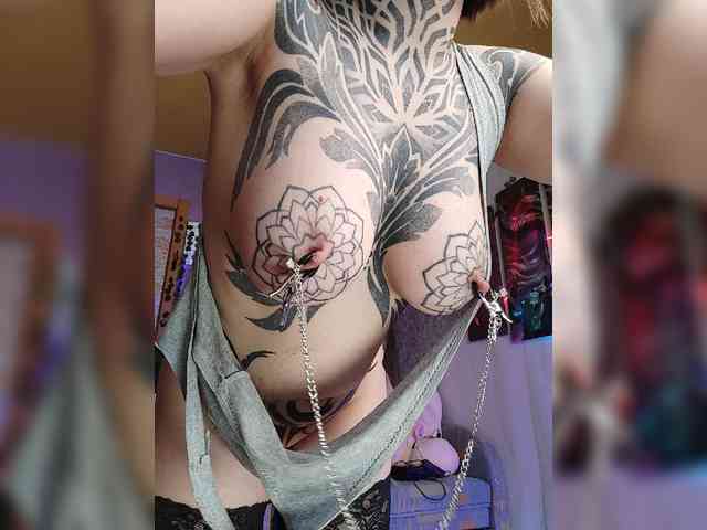This model is live right now. -Yourgirl